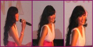 Si jomblo cantik Sandra Dewi