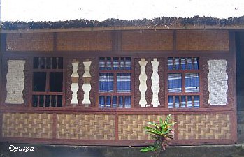 Desa Sade-Rumah Adat