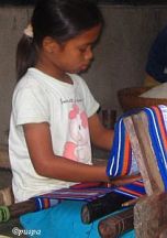 Kerajinan-Tenun-Desa Sade