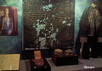 Pakaian Kebesaran Sultan