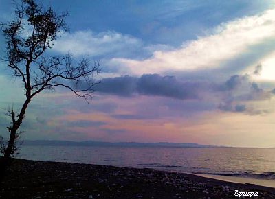 Menikmati Matahari Terbenam