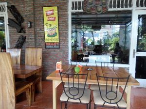 Pilih di Depan atau Outdoor atau Bisa di Dalam Ruangan