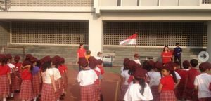 Upacara di Sekolah SD Penabur (sumber: sdksummareconbekasi.bpkpenaburjakarta.or.id)