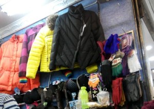 Koleksi Baju Musim Dingin di Toko Johan Pasar Pagi