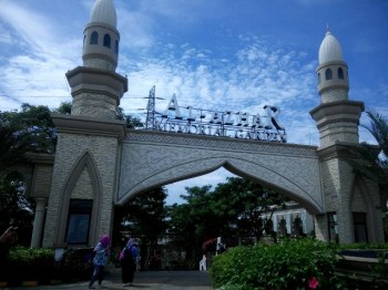 Al-azhar memorial garden