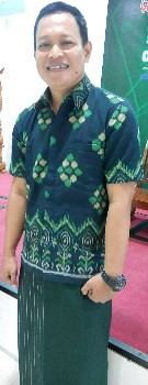 Tajudin Maulana pemilik celana sarung