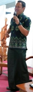 Tajudin pede bersarung