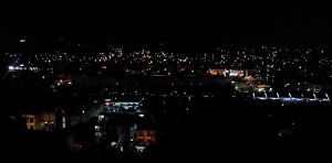 Kota berhiaskan lampu bakal indah jika diabadikan dengan sempurna