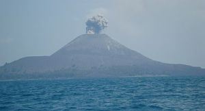 Momen malam hari tak tertangkap, harus puas dengan momen Anak Gunung Krakatau saat cahaya terang