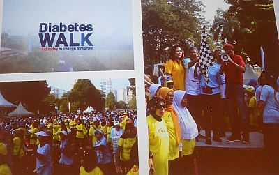Gerak jalan memperingati hari diabetes internasional