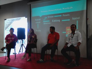 Para narasumber blogger hangout