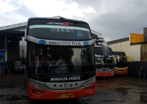 Bus jarak jauh