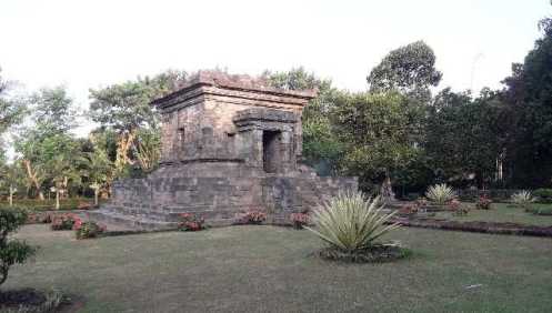 candi badut