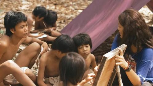 Prisia prima memerankan Butet (sumber gambar: Netflix)