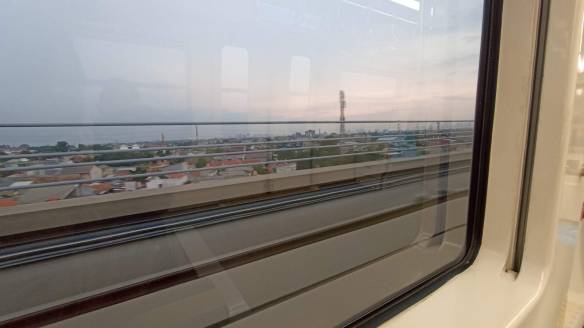 Pemandangan dari jendela LRT