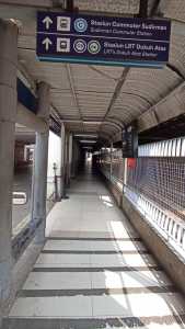 Aku turun di Stasiun BNI City dan lanjut naik LRT